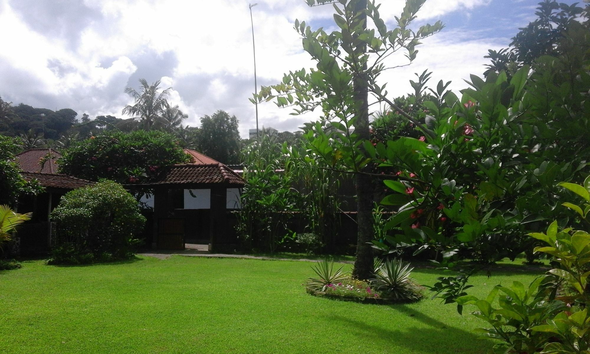 Indah Homestay And Cooking Classes Senggigi Buitenkant foto